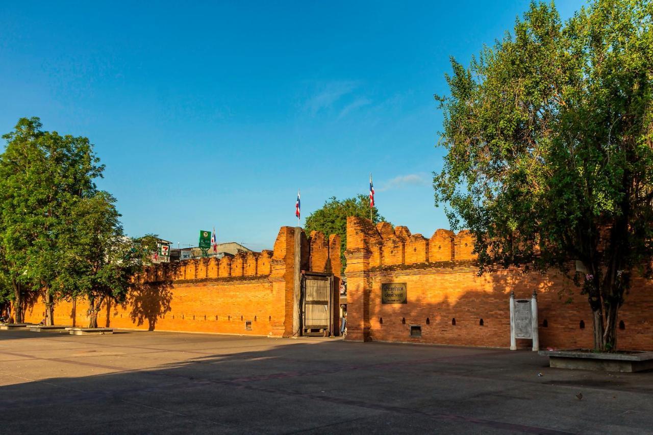 Le Light House & Hostel Chiang Mai Bagian luar foto