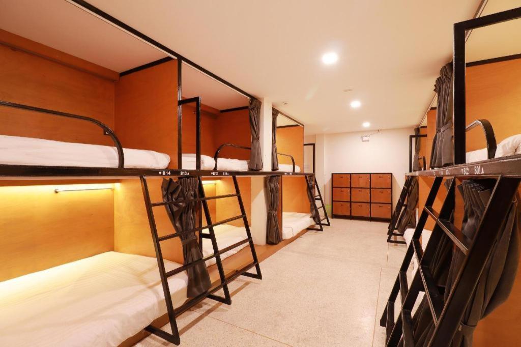 Le Light House & Hostel Chiang Mai Bagian luar foto