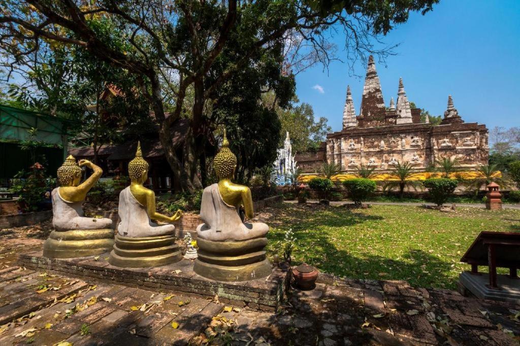 Le Light House & Hostel Chiang Mai Bagian luar foto