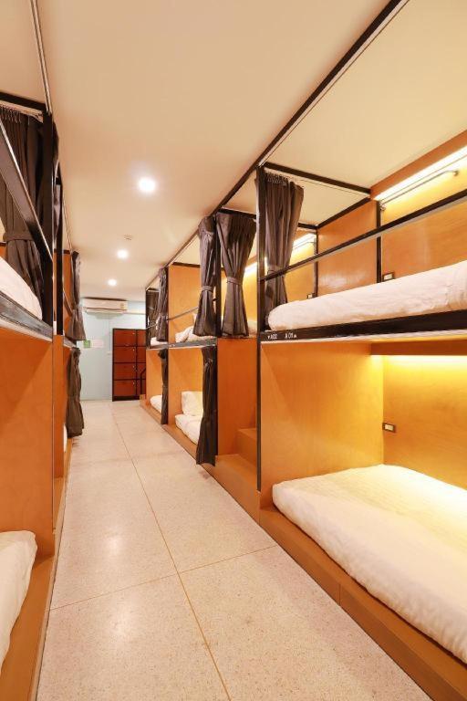 Le Light House & Hostel Chiang Mai Bagian luar foto